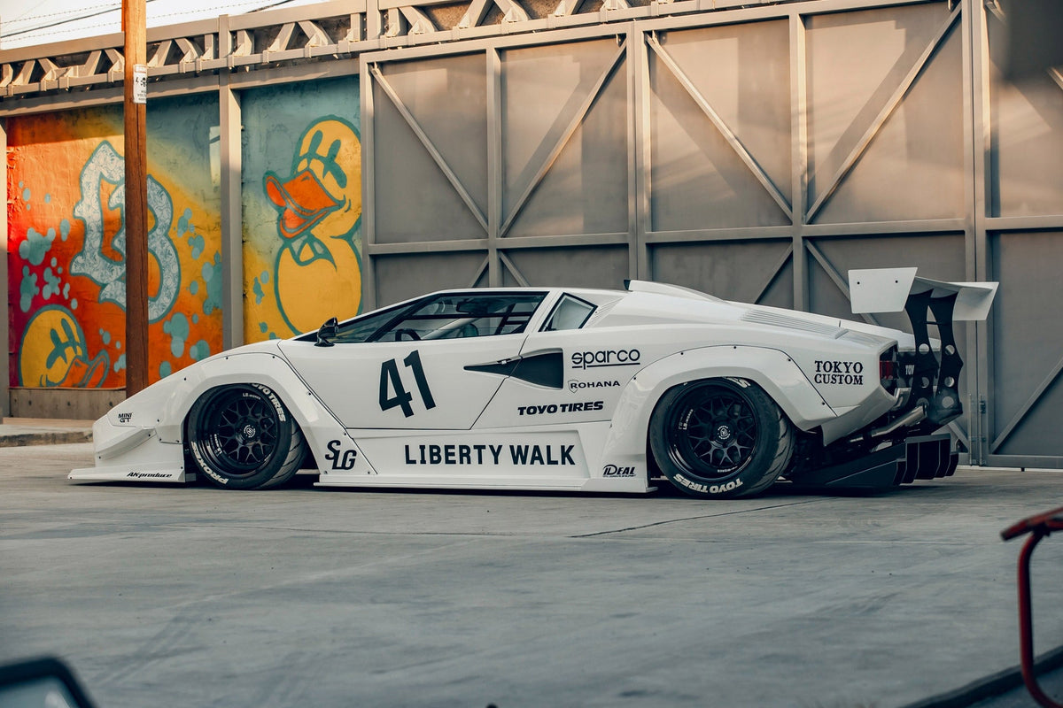 Lamborghini Countach – bodykit widebody LB-WORKS Liberty Walk – zdjęcie 7