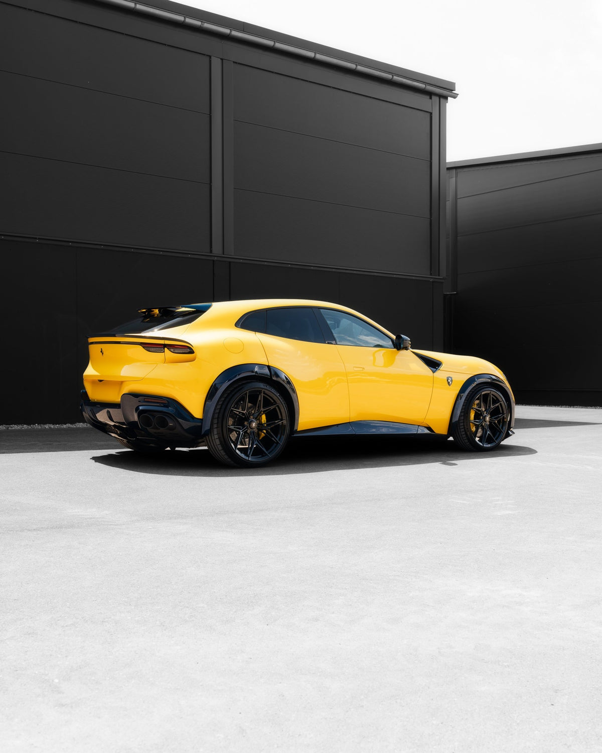 NOVITEC Felgi kute NF12 w stylistyce centralnej nakrętki – Ferrari Purosangue – zdjęcie 2