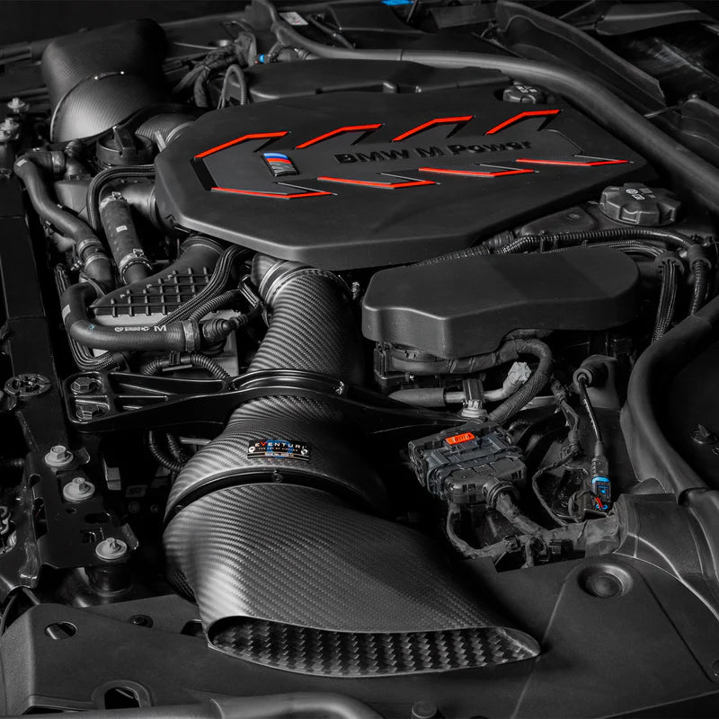 Detale karbonowego dolotu Eventuri dla BMW M5 S68