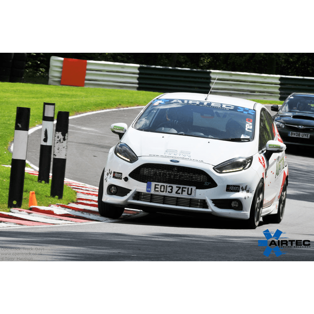 AIRTEC Motorsport Intercooler Stage 3 do Ford Fiesta Mk7 ST 180 (7)