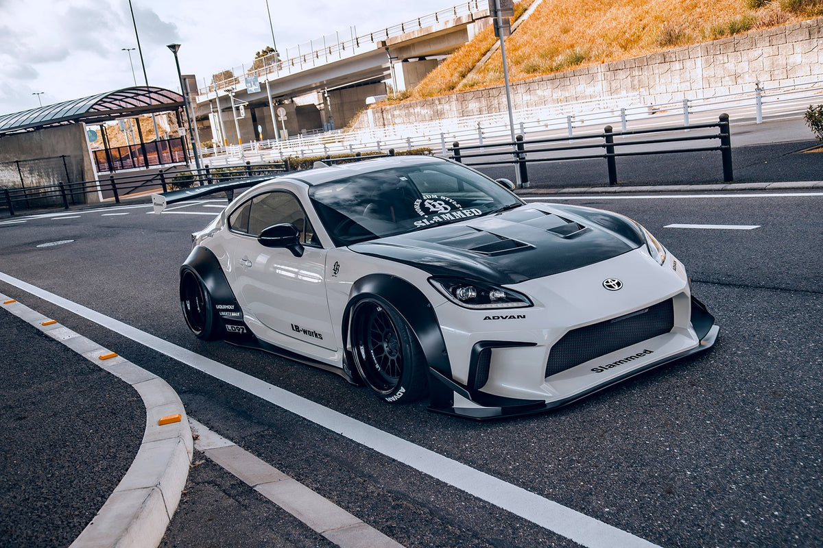 Toyota GR86 / Subaru BRZ (ZN8/ZD8) – bodykit widebody LB-Nation wymienne błotniki z wlotami bez skrzydła FRP Liberty Walk – zdjęcie 5