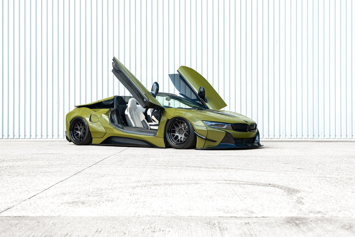 BMW i8 (I12) – bodykit widebody LB-WORKS V2 FRP Liberty Walk – zdjęcie 1