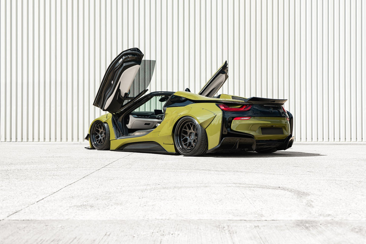 BMW i8 (I12) – bodykit widebody LB-WORKS V2 FRP Liberty Walk – zdjęcie 2