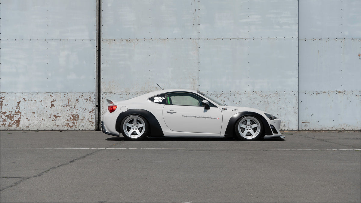 Toyota GT86 (ZN6, do 2015) – bodykit widebody LB-Nation V2 Lip Type Ducktail FRP Liberty Walk – zdjęcie 6