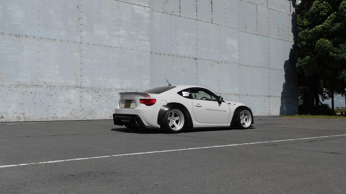 Toyota GT86 (ZN6, do 2015) – bodykit widebody LB-Nation V2 Lip Type Ducktail FRP Liberty Walk – zdjęcie 4