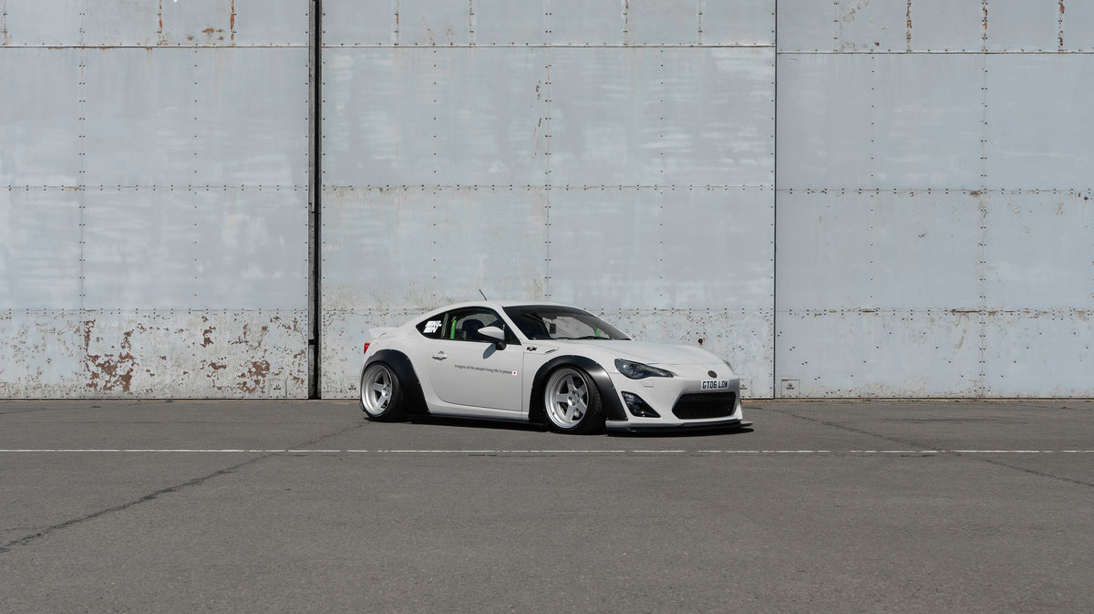 Toyota GT86 (ZN6, do 2015) – bodykit widebody LB-Nation V2 Lip Type Ducktail FRP Liberty Walk – zdjęcie 5