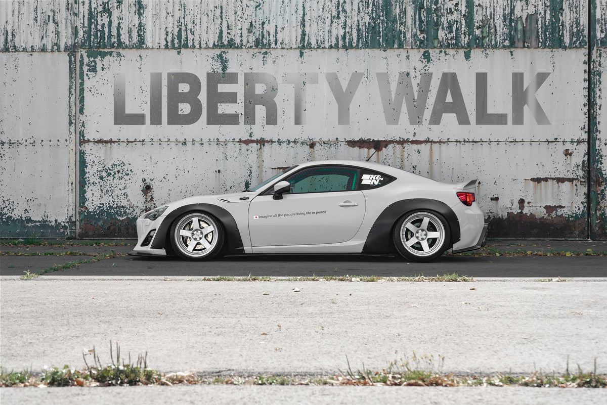 Toyota GT86 (ZN6, do 2015) – bodykit widebody LB-Nation V2 Lip Type Ducktail FRP Liberty Walk – zdjęcie 1
