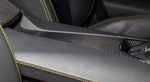 NOVITEC Podłokietnik konsoli środkowej carbon – Lamborghini Aventador – zdjęcie 2