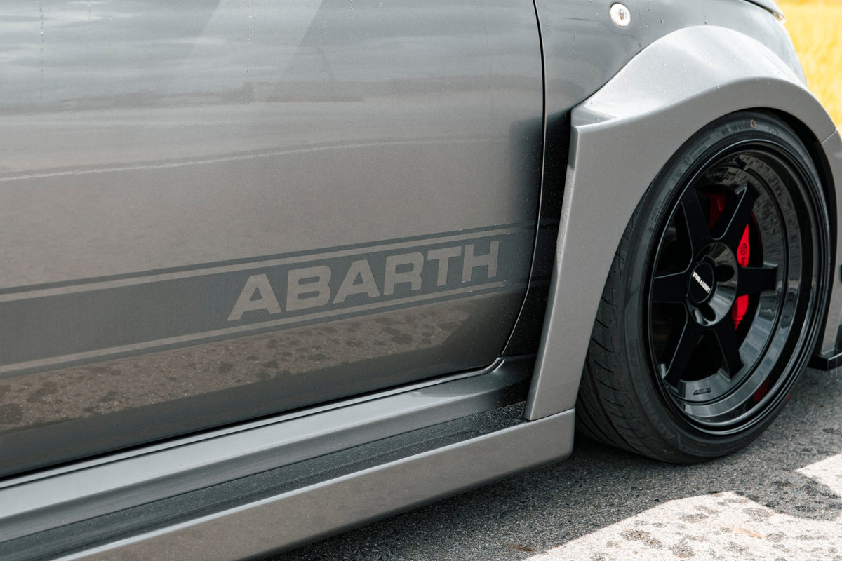 Abarth 595 – bodykit widebody LB-WORKS FRP Liberty Walk – zdjęcie 8