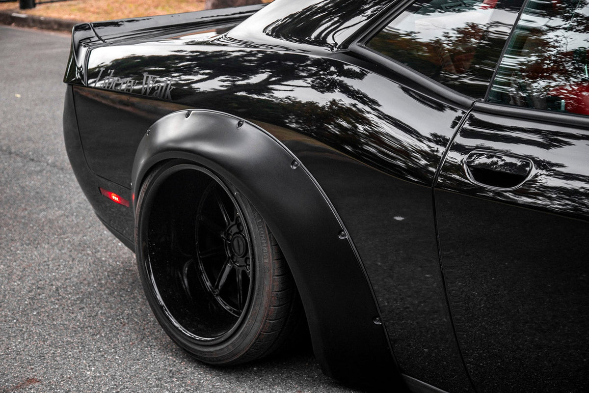 Dodge Challenger – bodykit widebody LB-WORKS FRP Liberty Walk – zdjęcie 7