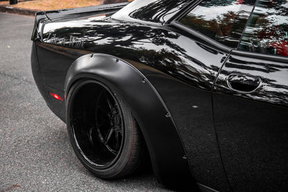 Dodge Challenger – bodykit widebody LB-WORKS FRP Liberty Walk – zdjęcie 7