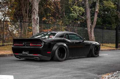 Dodge Challenger – bodykit widebody LB-WORKS FRP Liberty Walk – zdjęcie 11