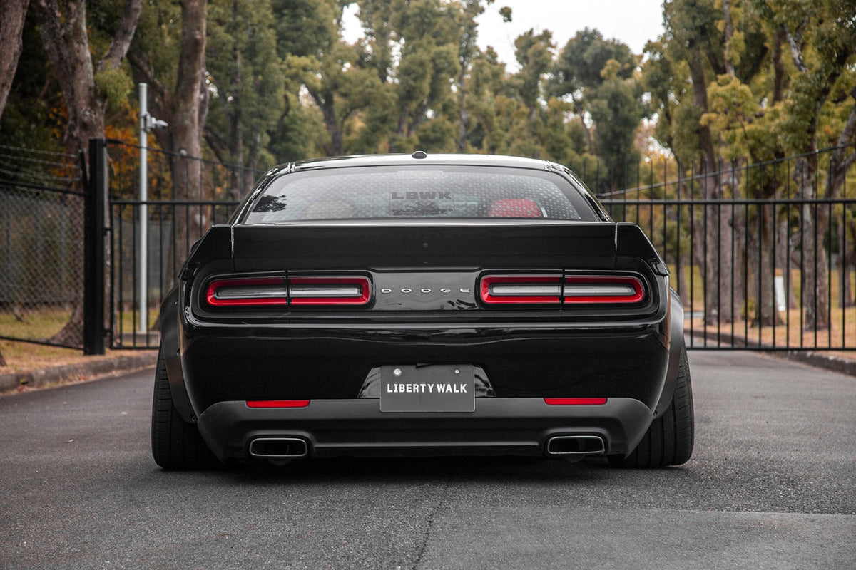 Dodge Challenger – bodykit widebody LB-WORKS FRP Liberty Walk – zdjęcie 12