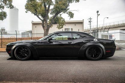 Dodge Challenger – bodykit widebody LB-WORKS FRP Liberty Walk – zdjęcie 14