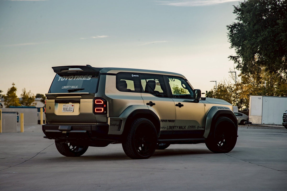 Toyota Land Cruiser 250 – bodykit widebody LB-WORKS FRP Liberty Walk – zdjęcie 12