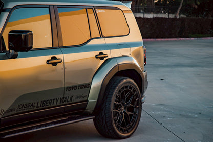 Toyota Land Cruiser 250 – bodykit widebody LB-WORKS FRP Liberty Walk – zdjęcie 14