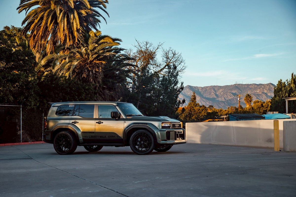 Toyota Land Cruiser 250 – bodykit widebody LB-WORKS FRP Liberty Walk – zdjęcie 3