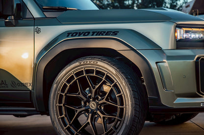 Toyota Land Cruiser 250 – bodykit widebody LB-WORKS FRP Liberty Walk – zdjęcie 21