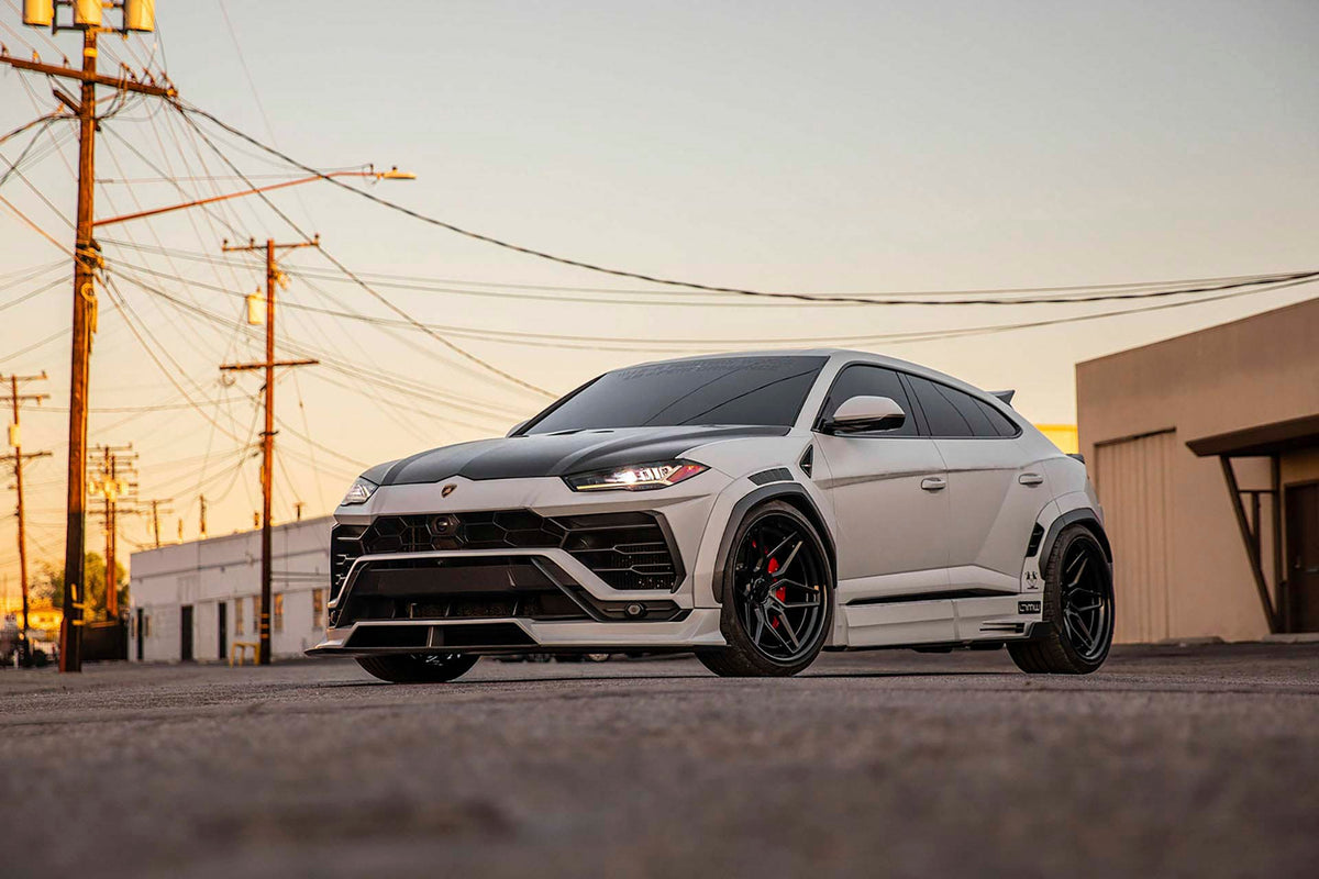 Lamborghini Urus – bodykit widebody LB-WORKS z maską dry carbon Liberty Walk – zdjęcie 1