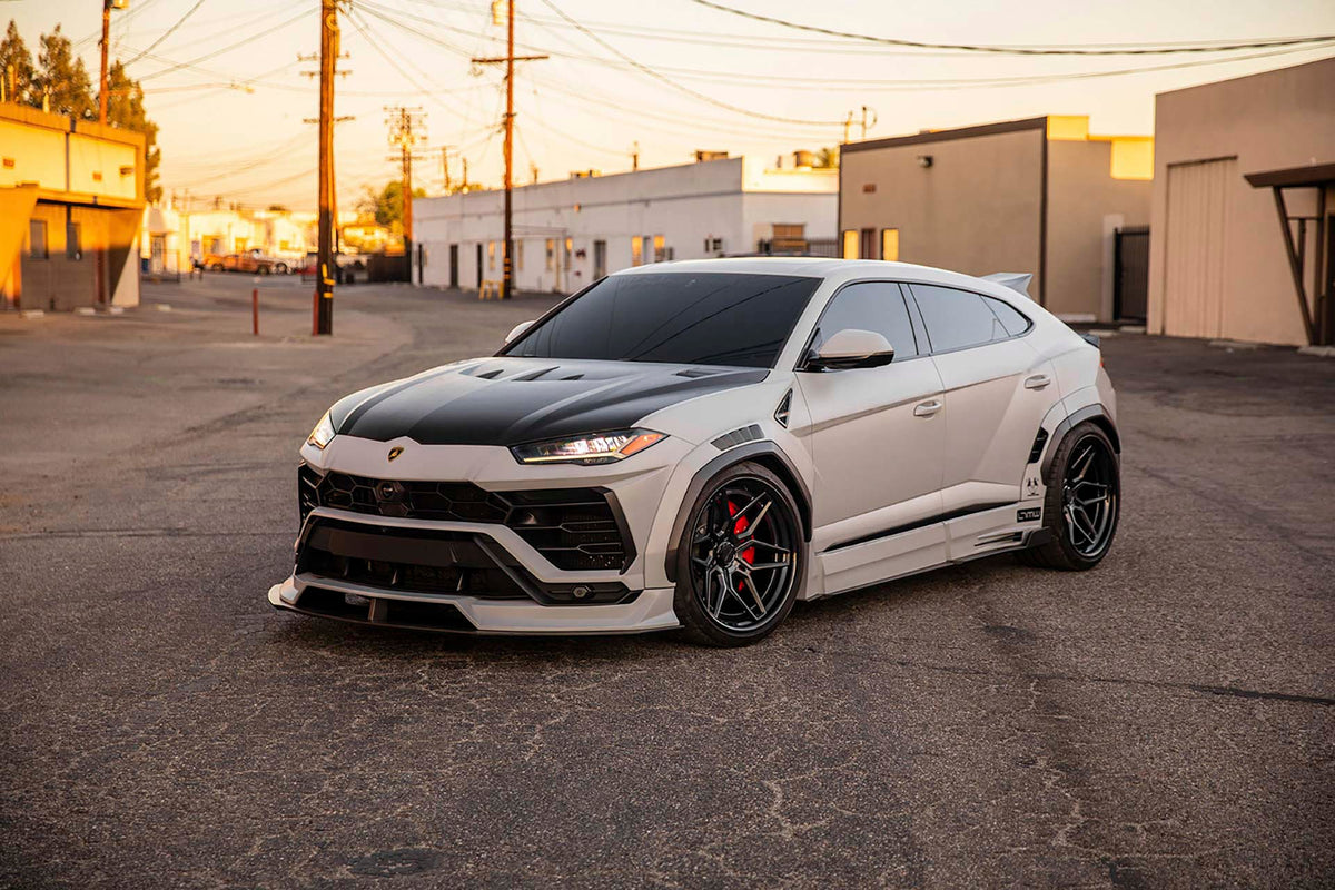 Lamborghini Urus – bodykit widebody LB-WORKS z maską dry carbon Liberty Walk – zdjęcie 10