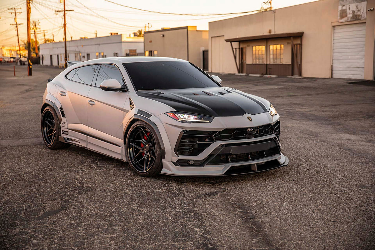 Lamborghini Urus – bodykit widebody LB-WORKS z maską dry carbon Liberty Walk – zdjęcie 11