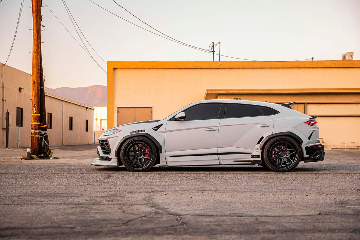 Lamborghini Urus – bodykit widebody LB-WORKS z maską dry carbon Liberty Walk – zdjęcie 13