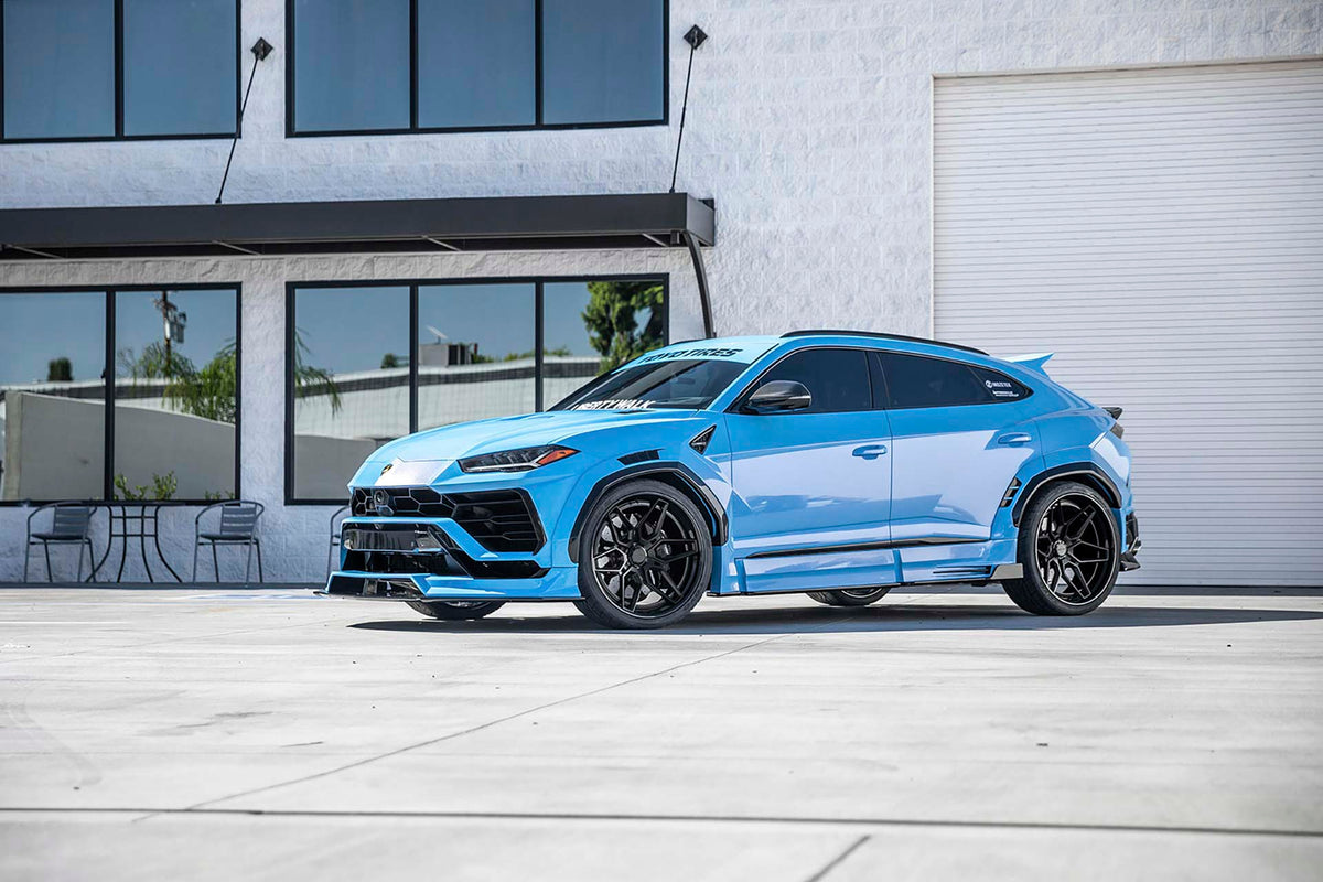Lamborghini Urus – bodykit widebody LB-WORKS z maską FRP Liberty Walk – zdjęcie 1