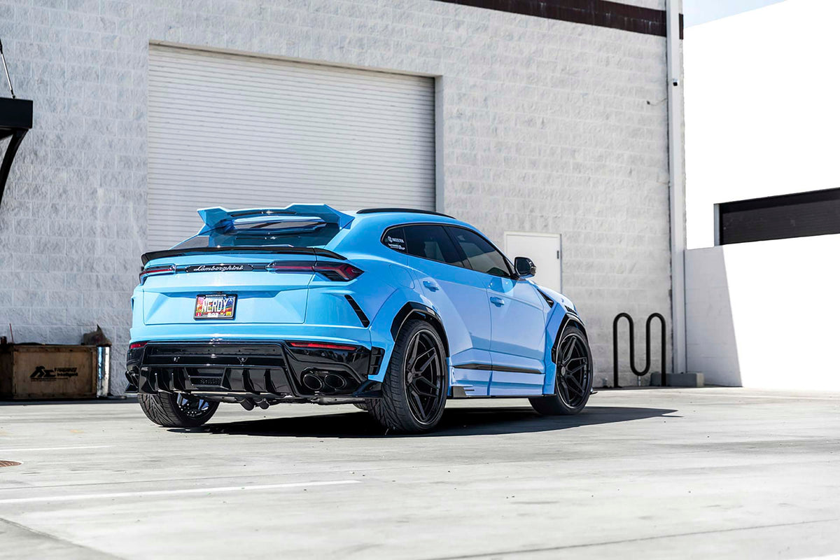 Lamborghini Urus – bodykit widebody LB-WORKS z maską FRP Liberty Walk – zdjęcie 4