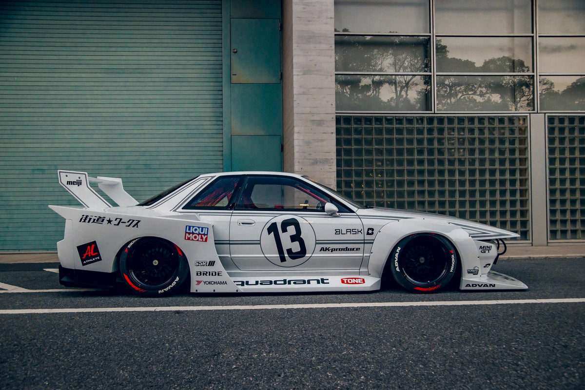 Nissan Skyline R32 – bodykit widebody LB-Kaido WORKS FRP Liberty Walk – zdjęcie 3