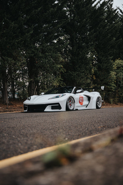 Chevrolet Corvette C8 – bodykit widebody LB-Silhouette WORKS carbon Liberty Walk – zdjęcie 1