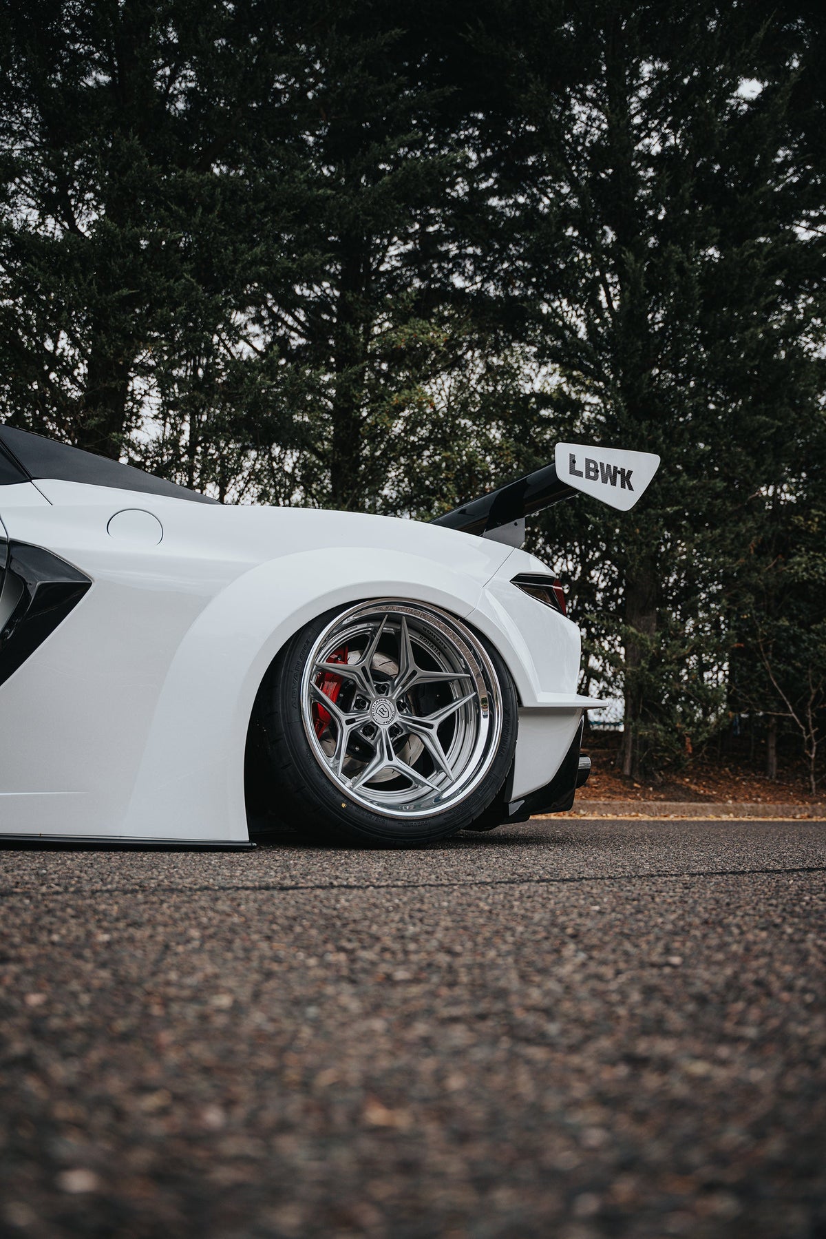 Chevrolet Corvette C8 – bodykit widebody LB-Silhouette WORKS carbon Liberty Walk – zdjęcie 4