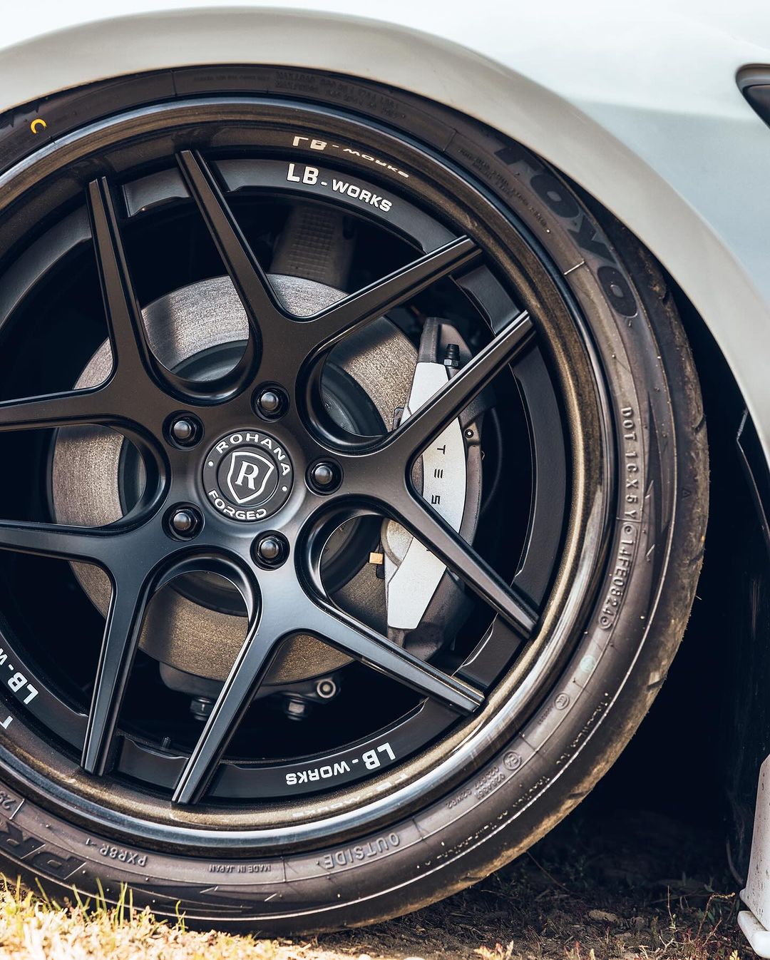 Tesla Model 3 – bodykit widebody LB-E-WORKS FRP Liberty Walk – zdjęcie 7