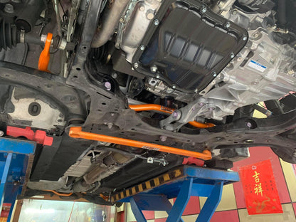 AIRTEC Motorsport Przednia dolna rozpórka dwupunktowa SWAVE & SUMMIT do Toyota Yaris GR (3)