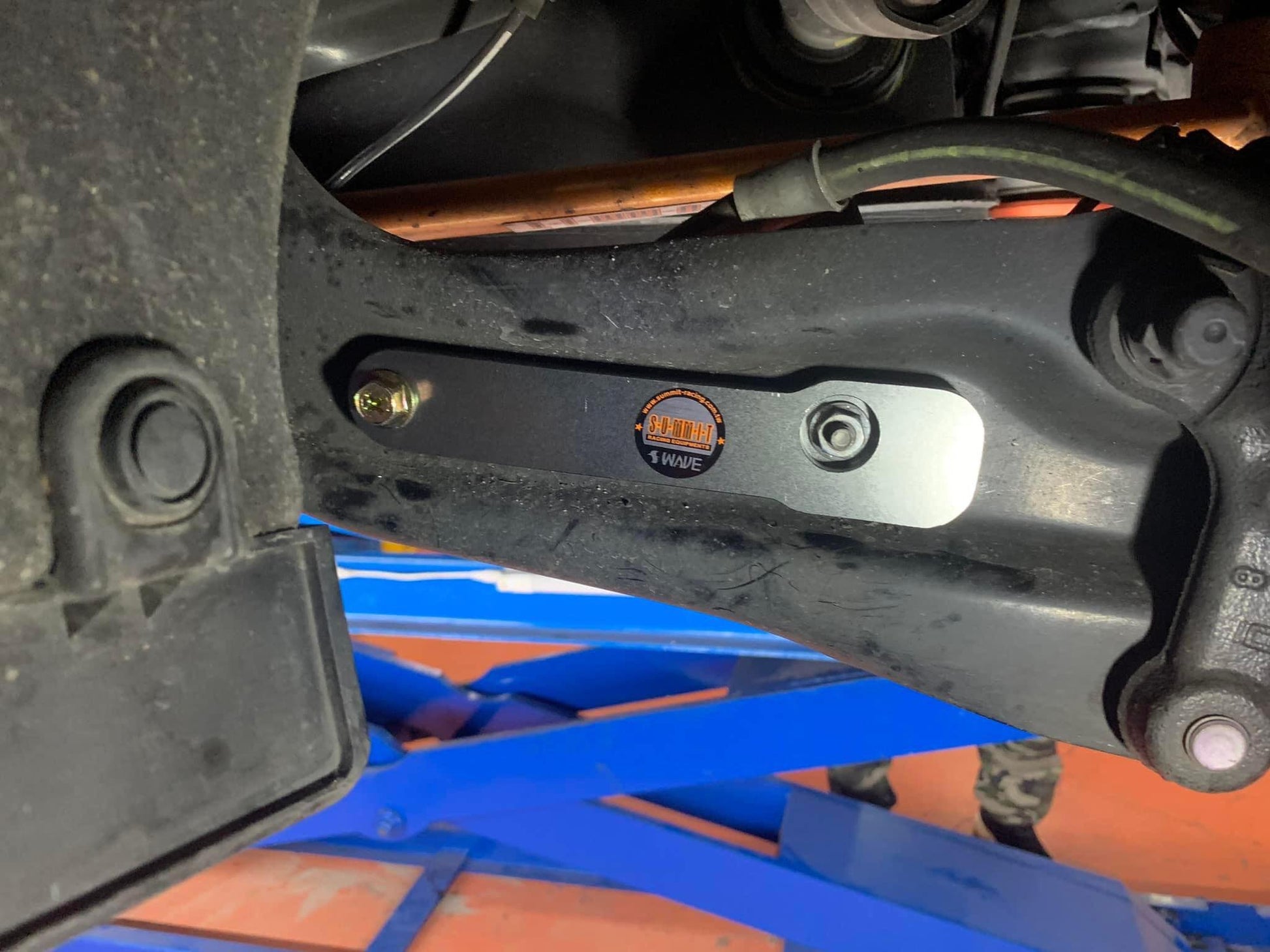 AIRTEC Motorsport Rozpórka tylnego wahacza wzdłużnego SWAVE & SUMMIT do Toyota Yaris GR (3)