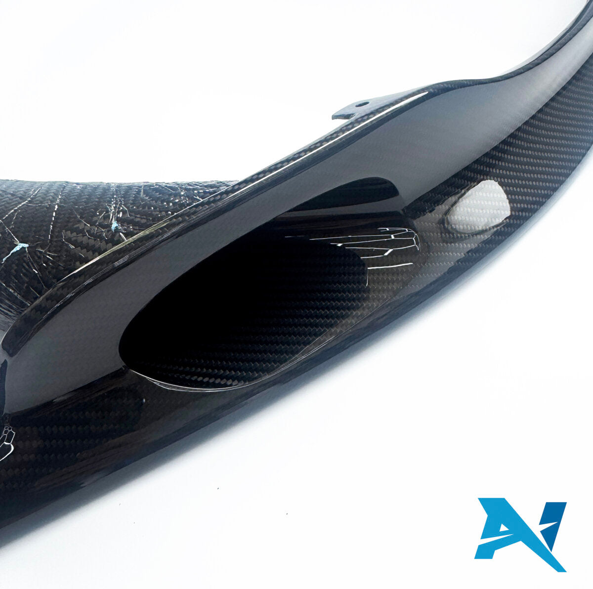 ALPHA-N Carbon Spoiler przedni część górna z chłodzeniem hamulców do M3 e92 i M3 e90 (2)