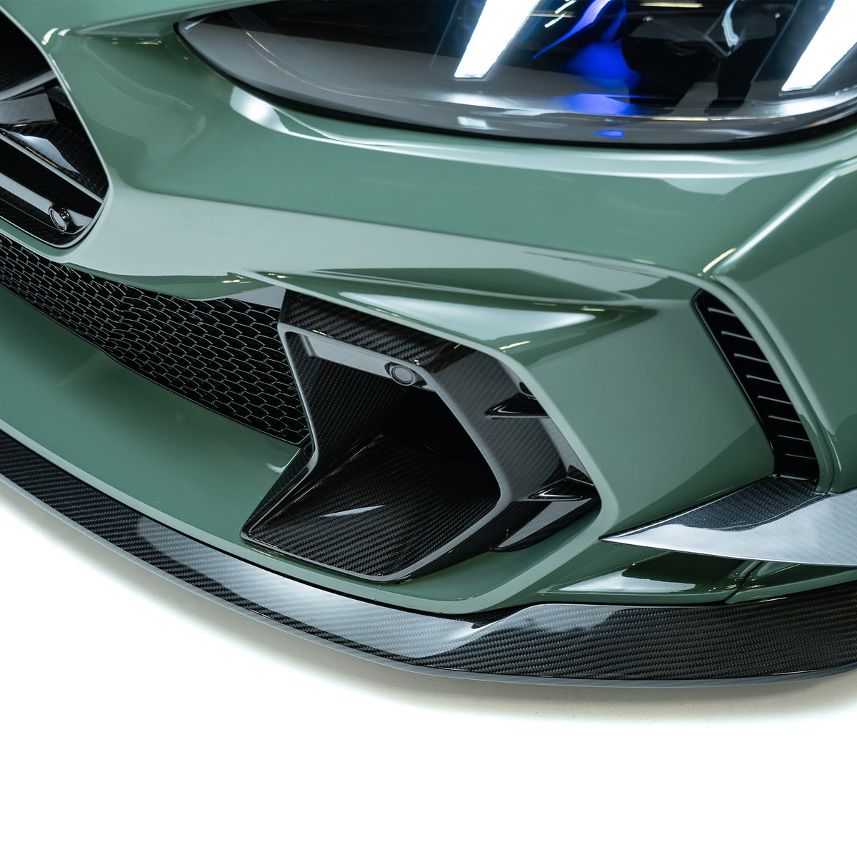 BMW G80 M3/G82 M4 – wloty powietrza carbon pre-preg do zderzaka ADRO V2