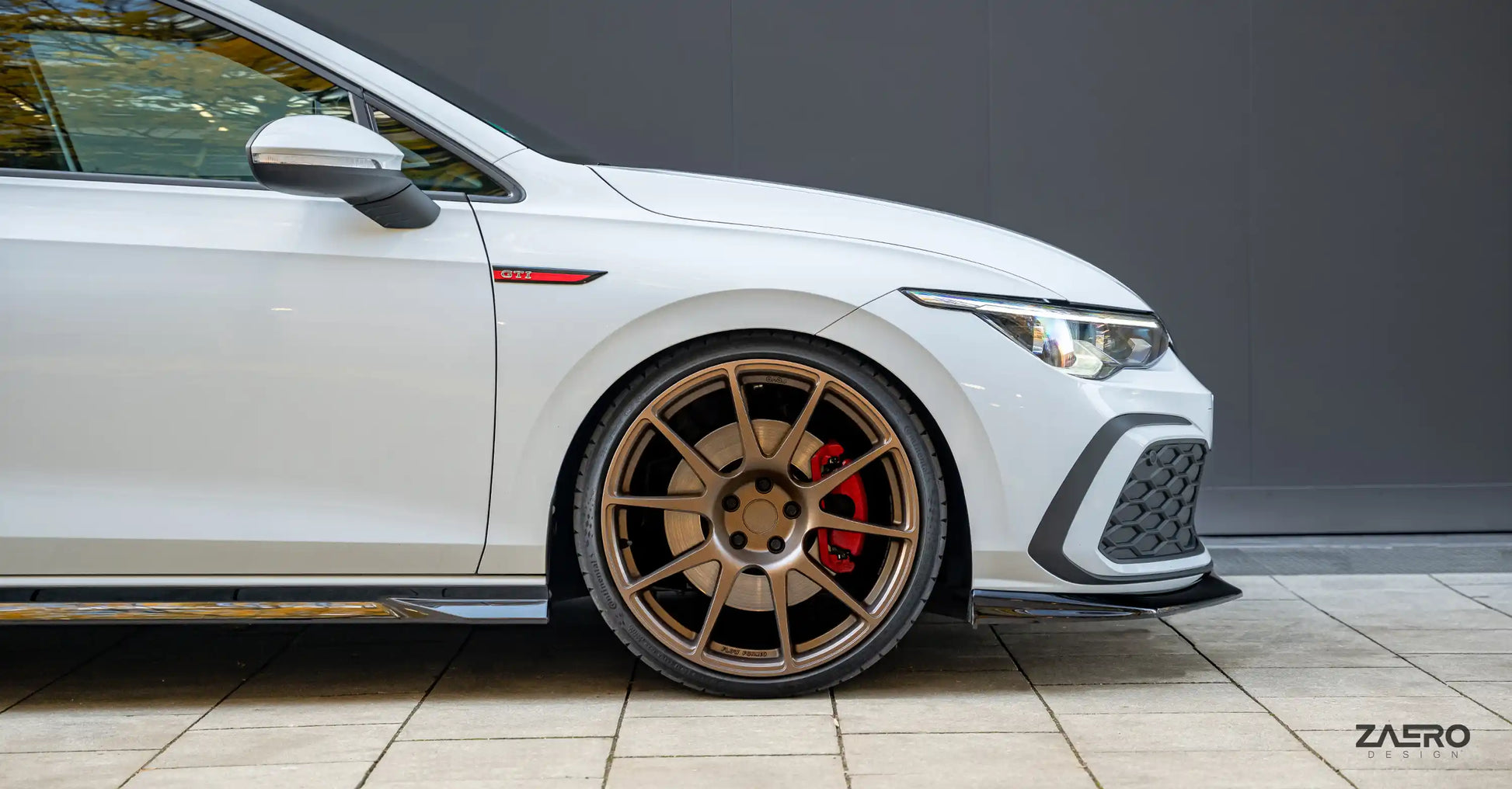 ZAERO DESIGN Progi boczne VW Golf 8 R (2020–2024)
