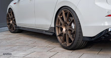 ZAERO DESIGN Progi boczne VW Golf 8 R (2020–2024)