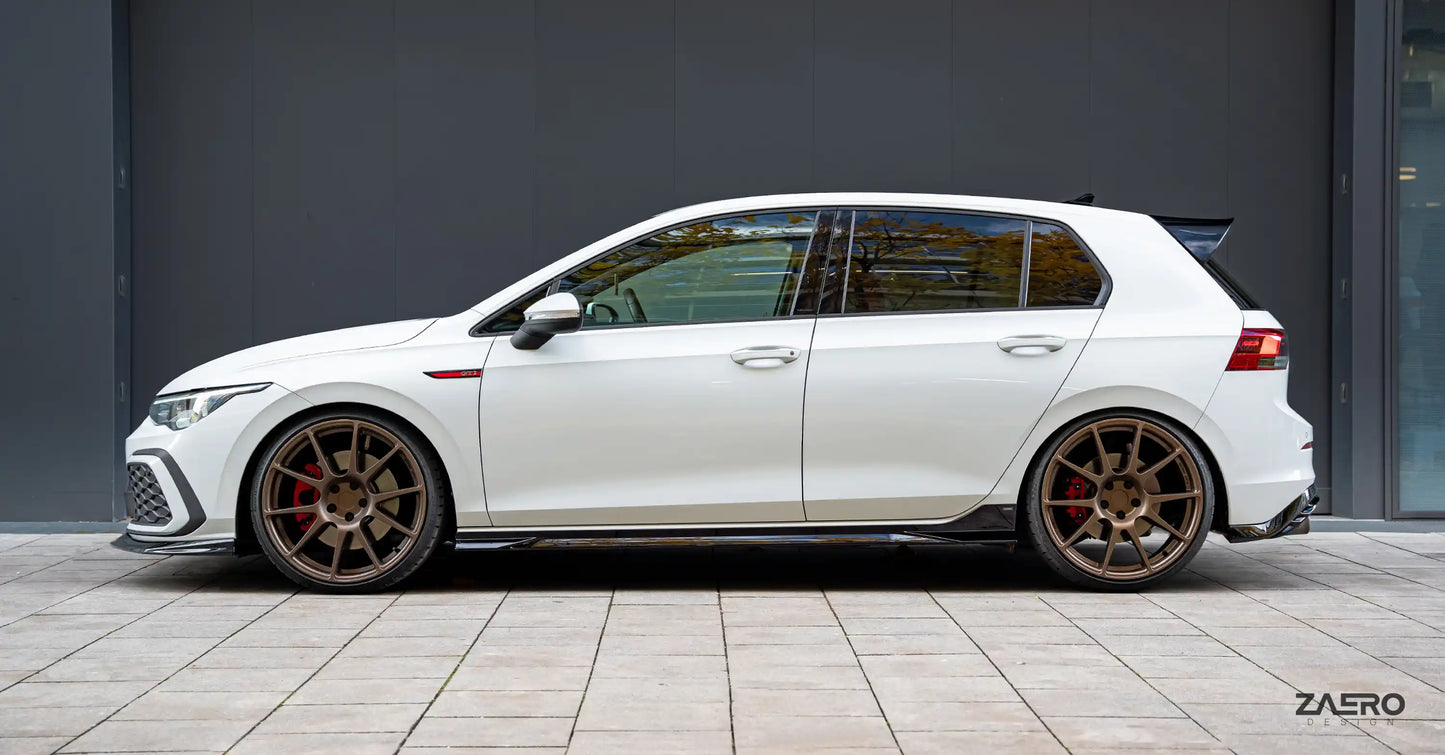 ZAERO DESIGN Progi boczne VW Golf 8 R (2020–2024)