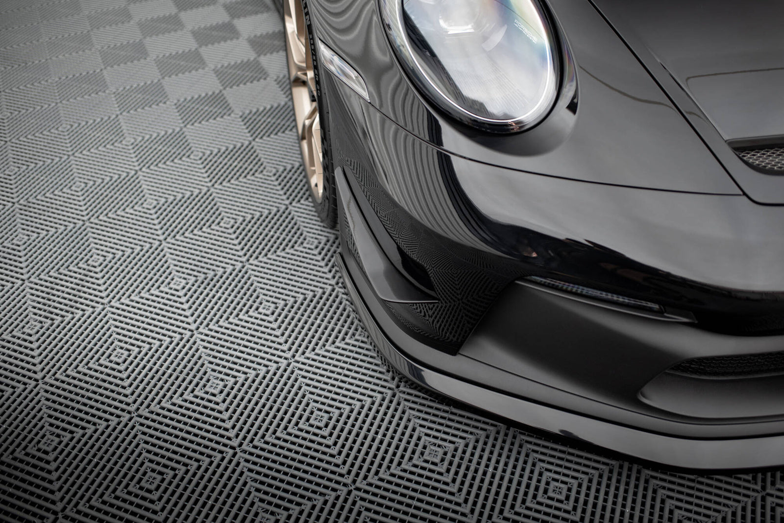 Canards Maxton Porsche 911 992 GT3 Owiewki Zderzaka
