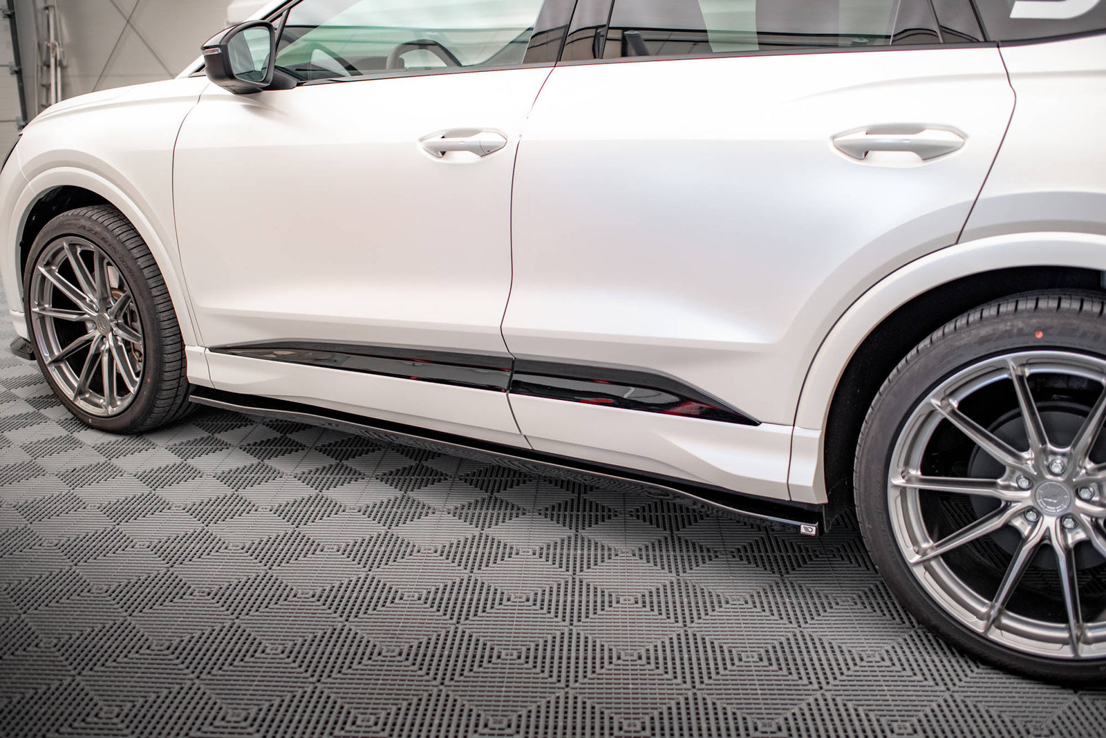 Dokładki Progów Audi Q4 e-tron Sportback S-line Maxton Design