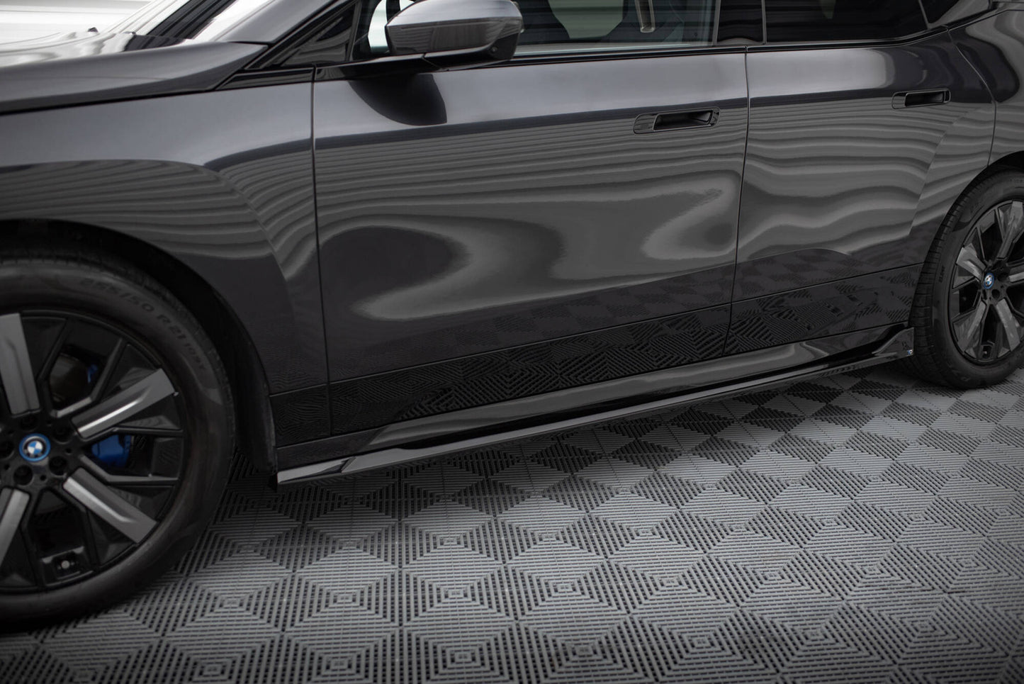 Dokładki Progów BMW iX M-Pack Maxton Design