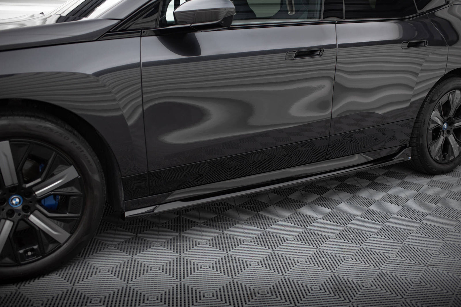 Dokładki Progów BMW iX M-Pack Maxton Design