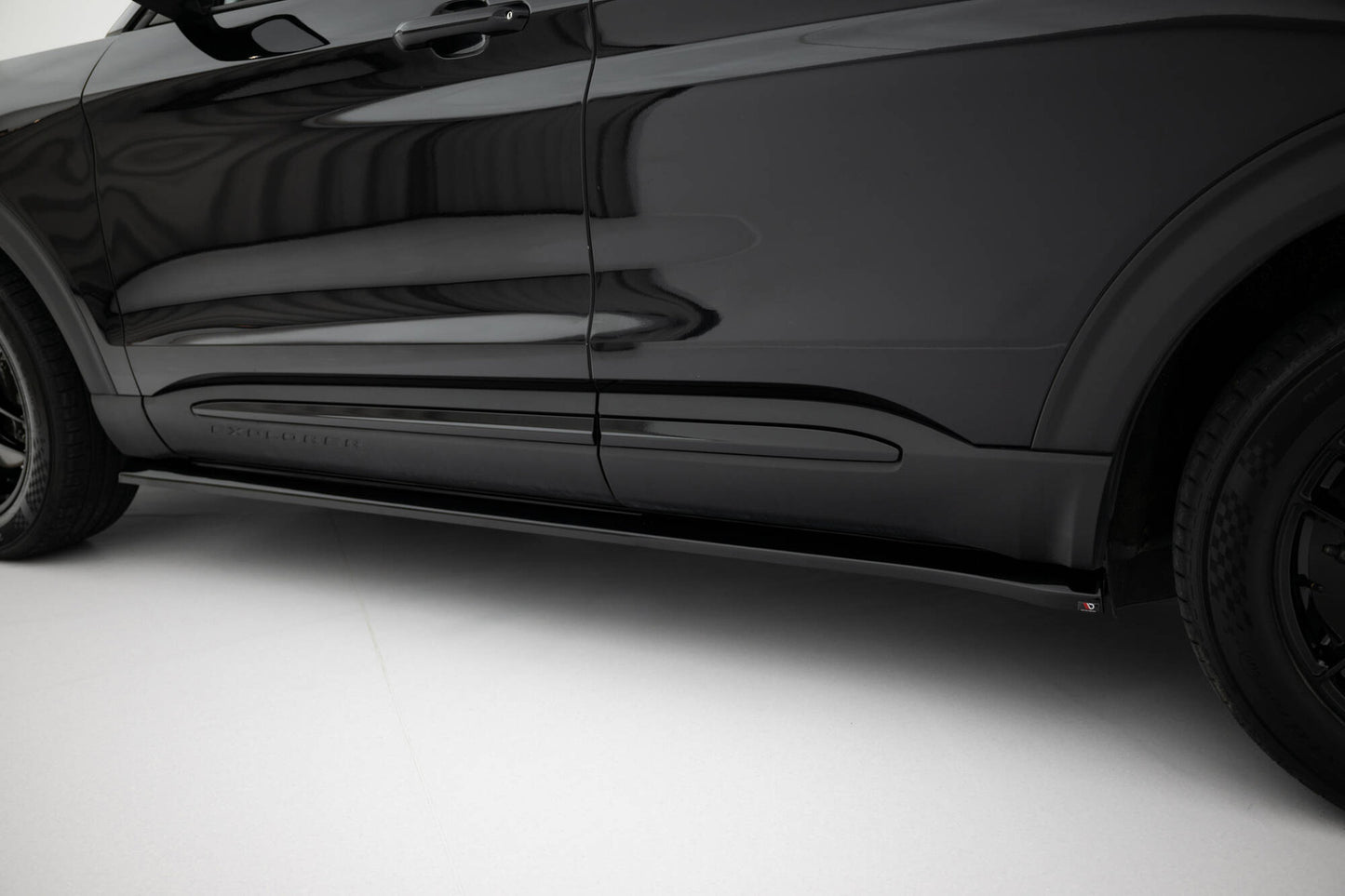 Dokładki Progów Ford Explorer XLT Mk6 Maxton Design