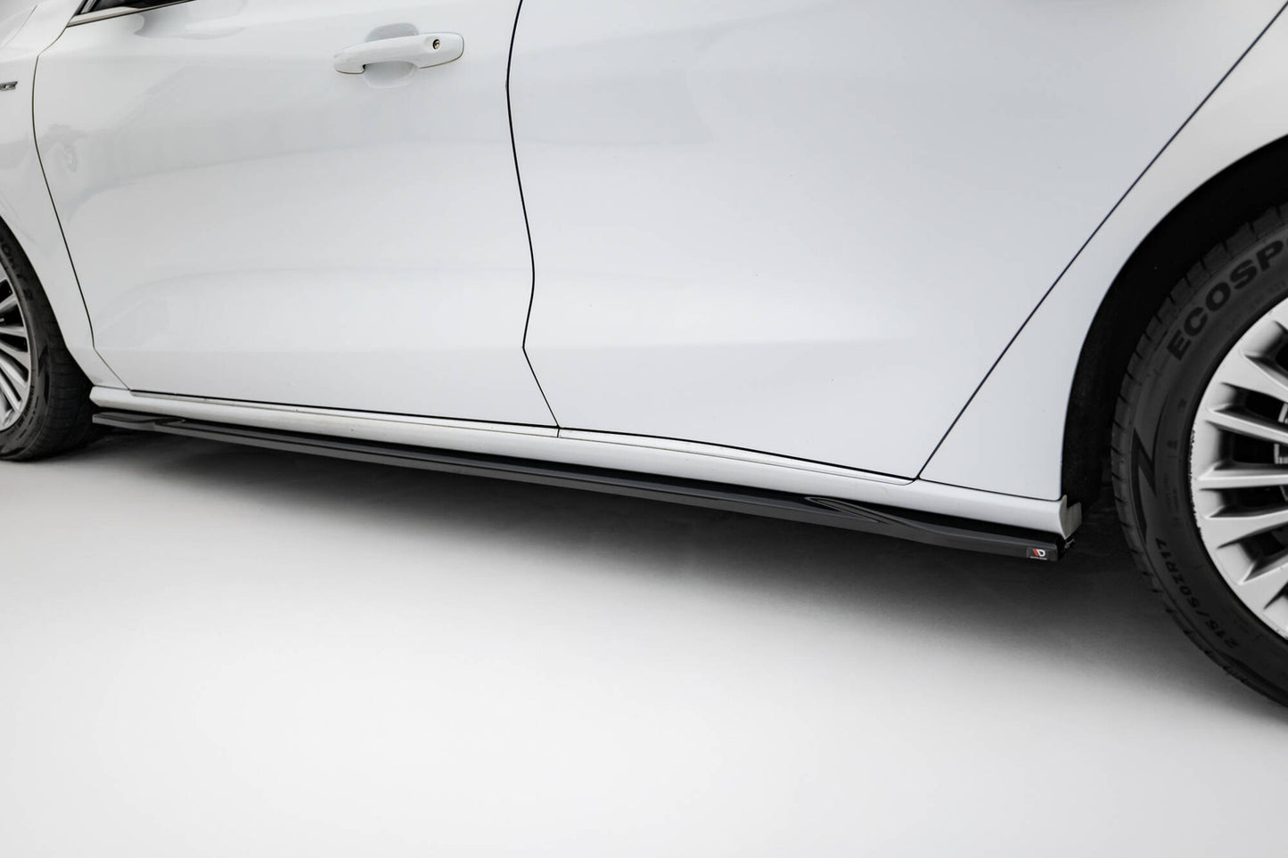 Dokładki Progów Ford Focus Vignale Mk4 Maxton Design
