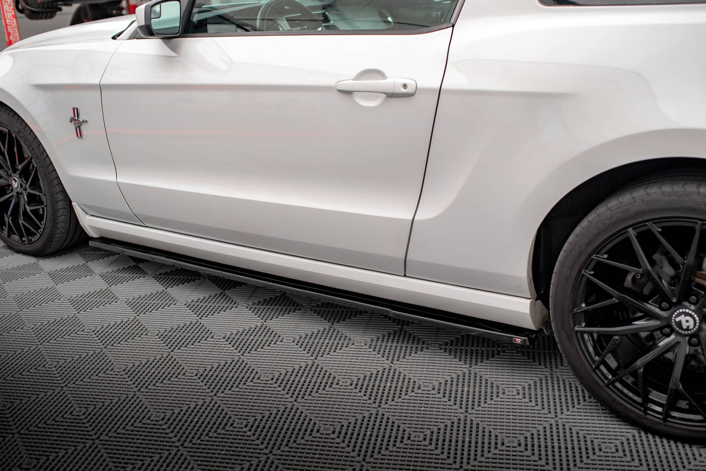 Dokładki Progów Maxton Ford Mustang Mk5 Facelift
