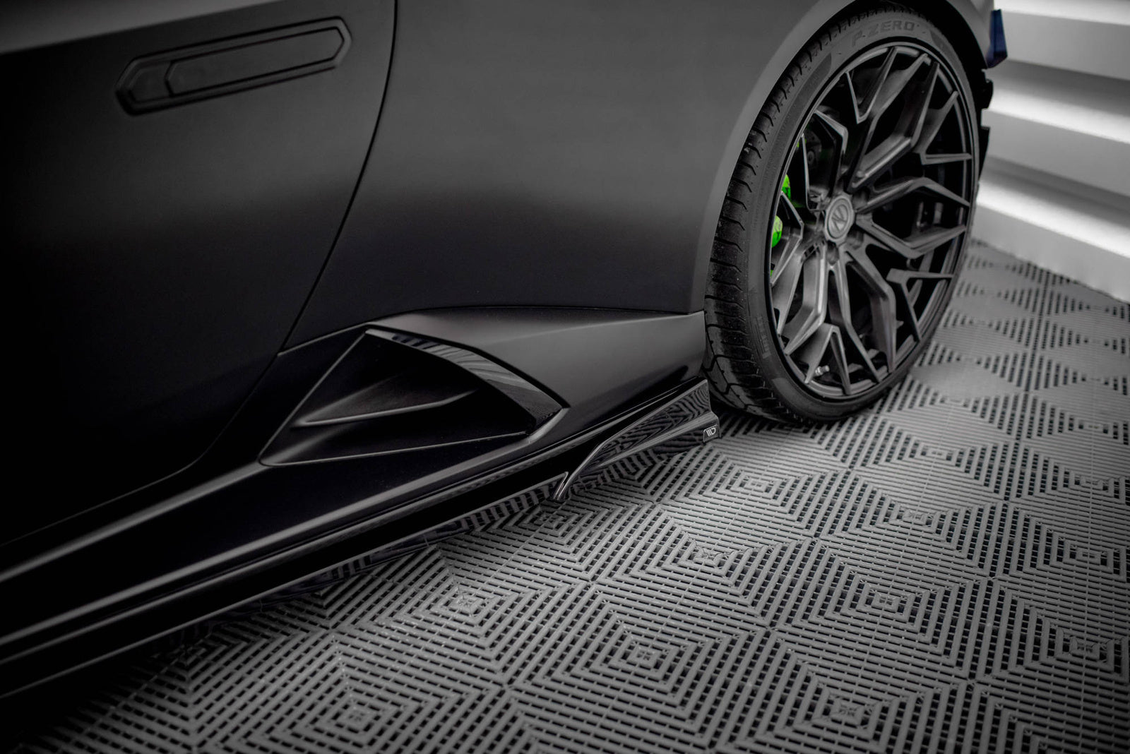 Dokładki Progów Lamborghini Huracan EVO Maxton Design