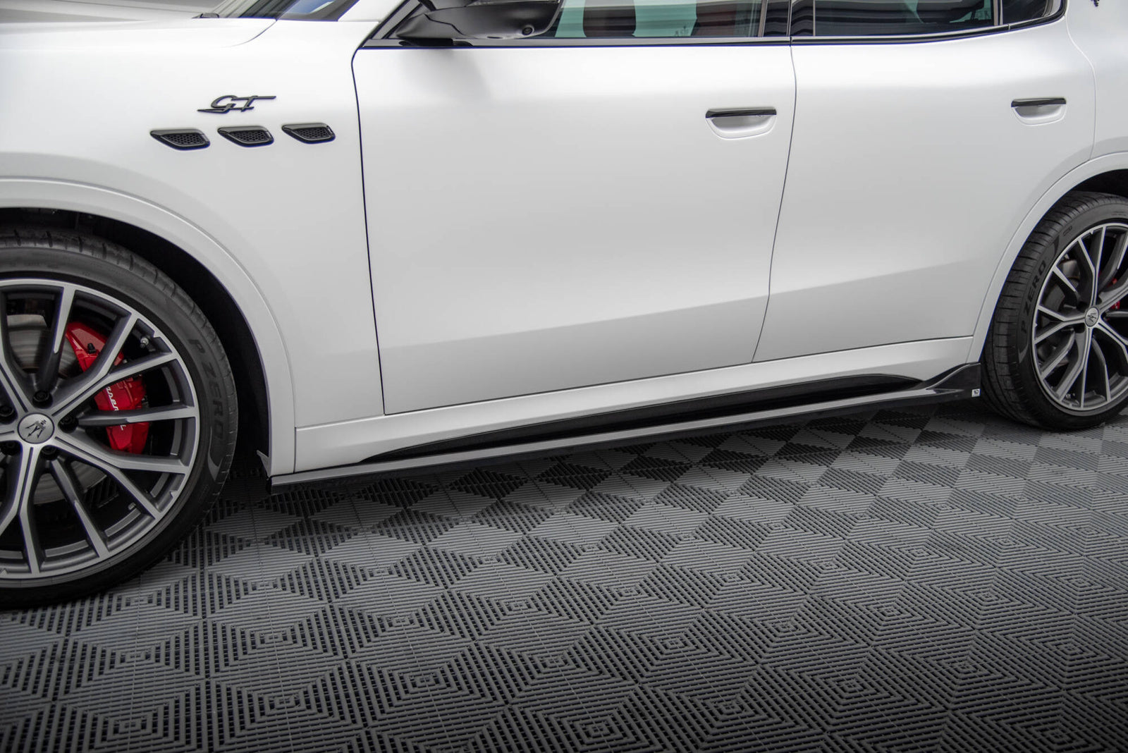 Dokładki Progów Maserati Grecale GT/Modena Mk1 Maxton