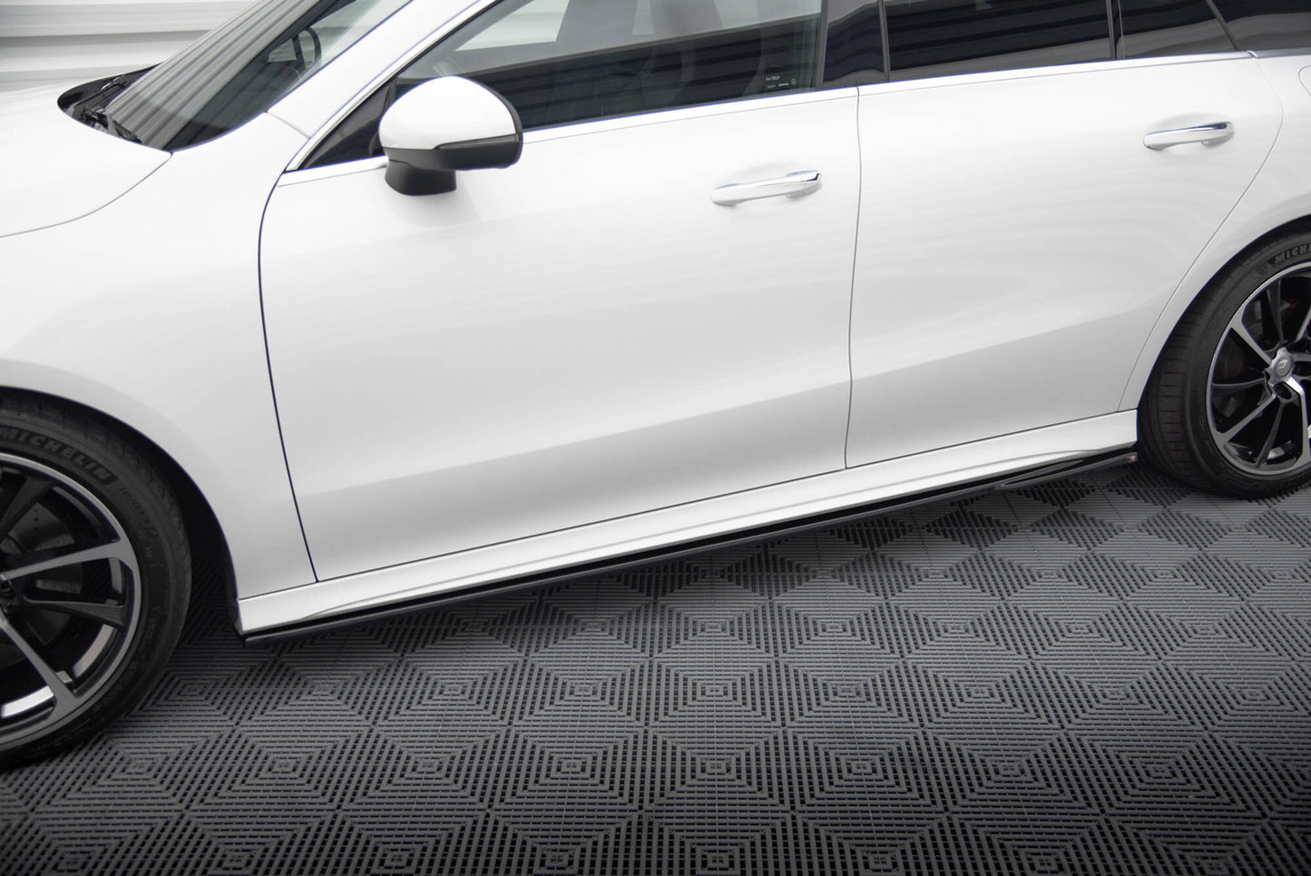 Dokładki Progów Mercedes CLA C118 AMG-Line Maxton