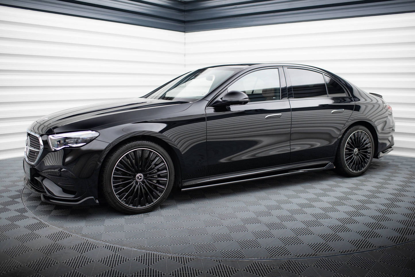Dokładki Progów Mercedes-Benz E W214 AMG-Line Maxton